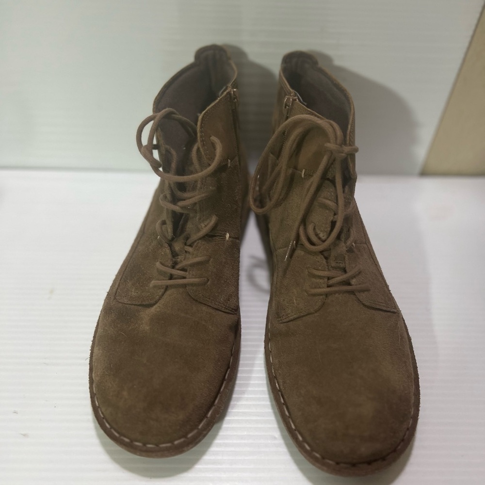 Clarks women's Tamitha ankle boots sz 10 brown exc cond new no box lace up $ zip